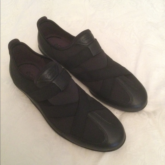 NIB Ecco Bluma slip on black size 40. - Picture 5 of 7